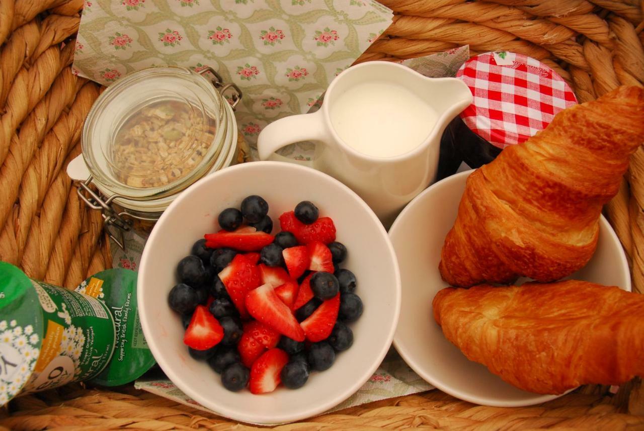 Bed and Breakfast Sindles Farm Эмсворт Экстерьер фото